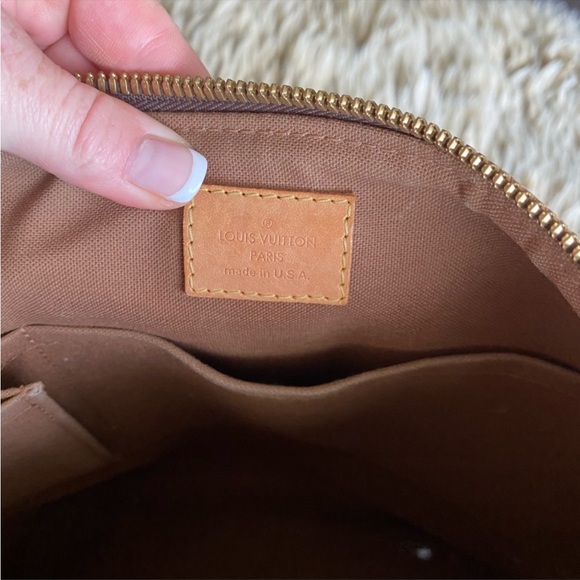 Louis Vuitton Monogram Polermo PM - Picture 12 of 15